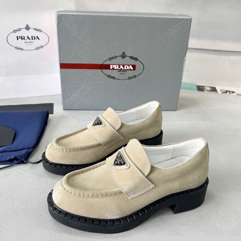 Pra*a leather shoes